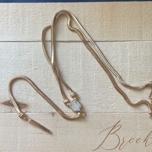 Kendra Scott rose gold necklace!!